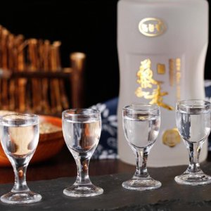 42度經(jīng)濟(jì)型藜麥酒1