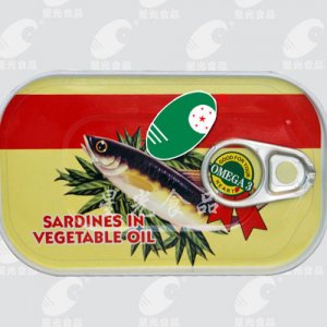 蔬菜油沙丁魚(yú)罐頭
