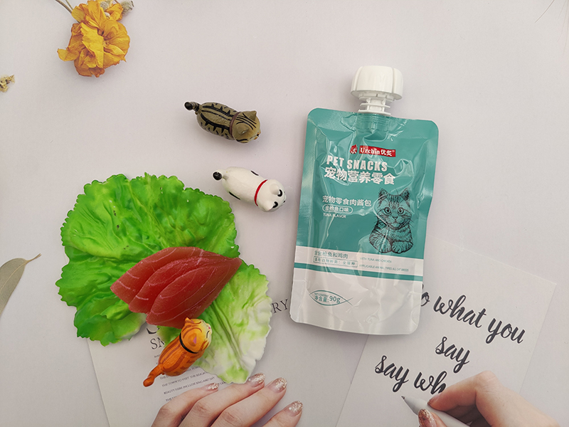寵物營養(yǎng)零食 金槍魚口味肉醬包2.jpg