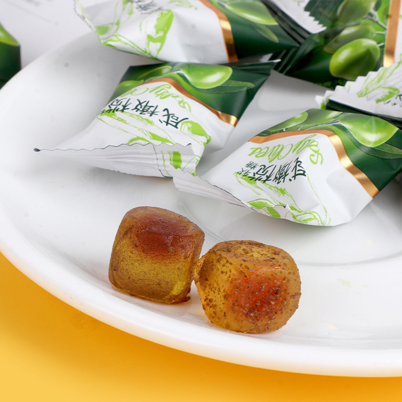 廠家直銷 咸橄欖軟糖 爆漿糖果 零食現(xiàn)貨批發(fā) 可貼 可代.jpg