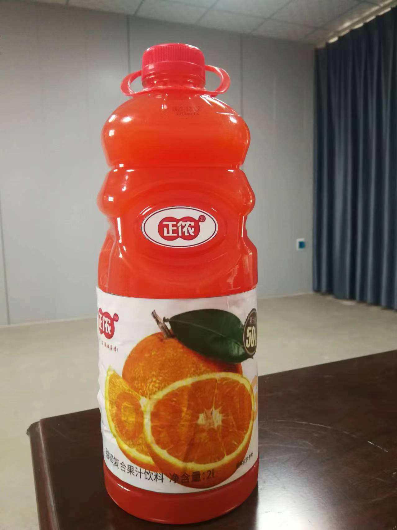 正儂甜橙復(fù)合果汁飲料2L.jpg
