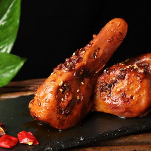 四川特產(chǎn)麻辣鴨頭140g4半裝四川網(wǎng)紅麻辣鴨肉零食代加工代加工貼牌OEM/ODM