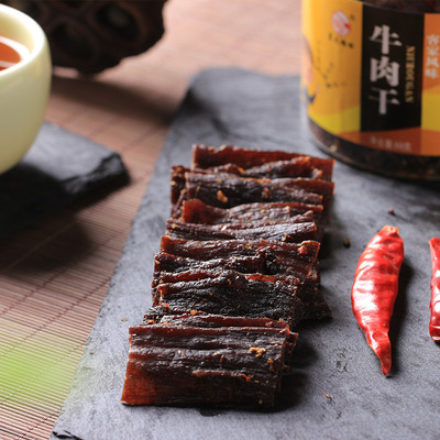 龍巖罐裝手工牛肉干 風(fēng)干手撕五香麻辣牛肉干批發(fā)休閑零食貼牌定制代加工
