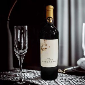 750ml不老莓果酒聚會(huì)餐飲貼牌定制代加工