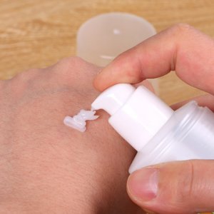 蜂蜜味道E乳護(hù)手霜代加工貼牌OEM/ODM