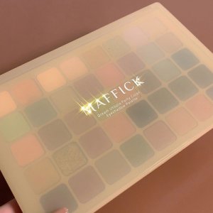 夢幻烏托邦四十色眼影OEM/ODM定制代加工