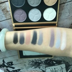 煙熏妝桃花妝網(wǎng)紅妝貼牌定制代加工