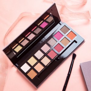 跨境彩妝絨布14色眼影盤(pán)代加工貼牌OEM/ODM