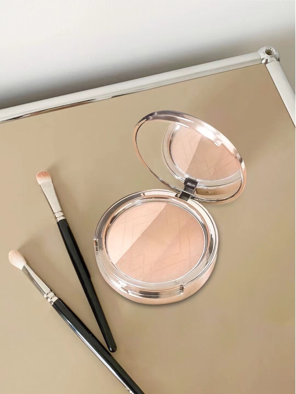 赫瑞絲三色修容盤(pán)粉高光鼻影貼牌OEM/ODM