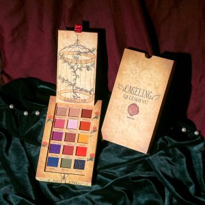 獨(dú)角獸美人魚(yú)眼影盤(pán)貼牌OEM/ODM