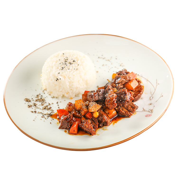 擁有黑椒牛肉蓋飯快餐料理包代加工多條先進(jìn)生產(chǎn)線,可來(lái)廠參觀