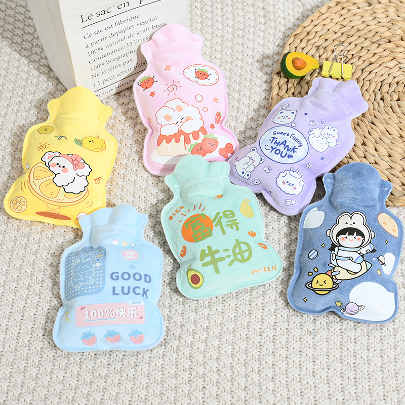 冬季新款植絨熱水袋毛絨迷你便攜女生經(jīng)期必備注水暖手袋可愛學生OEM代加工